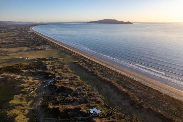 Photo of property in 18 Mahurenga Lane, Te Horo, Otaki, 5581