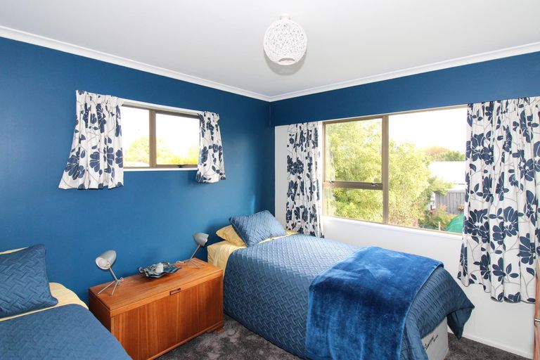 Photo of property in 5 Chisholm Place, Carterton, 5713