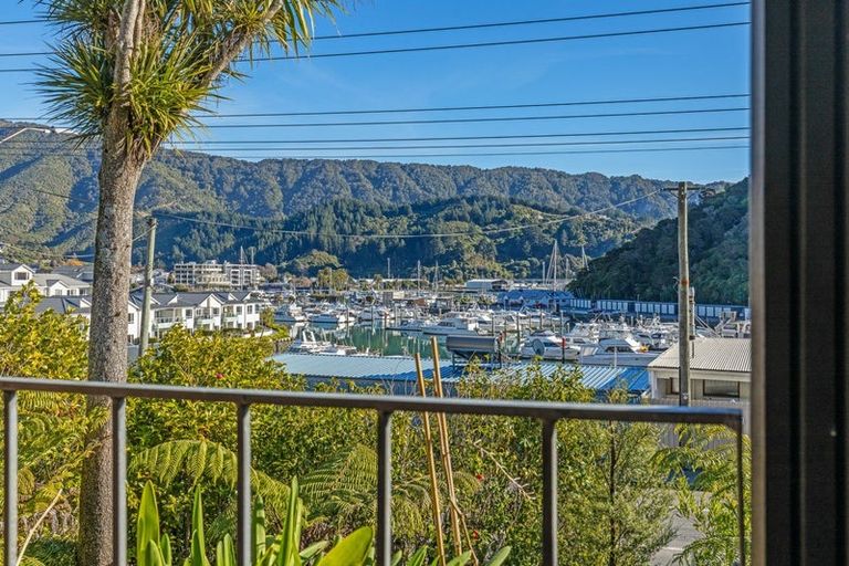 Photo of property in 4u Rutland Street, Picton, 7220