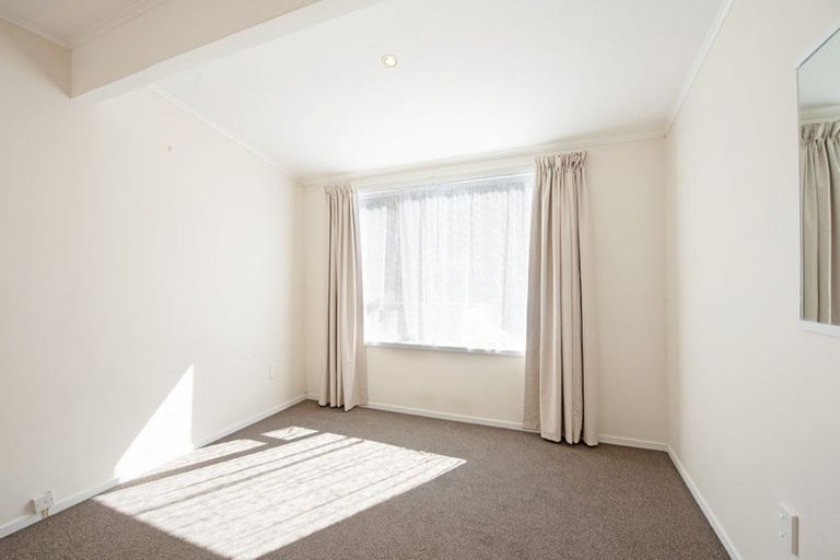 Photo of property in 12 Cambrian Street, Churton Park, Wellington, 6037