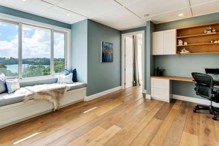 Photo of property in 31 Brick Bay Drive, Sandspit, Warkworth, 0982