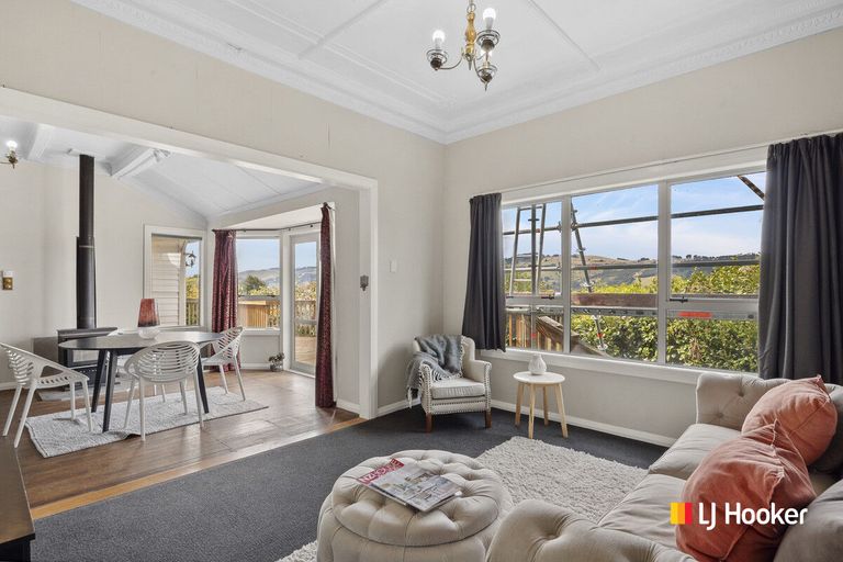 Photo of property in 32 Adderley Terrace, Ravensbourne, Dunedin, 9022
