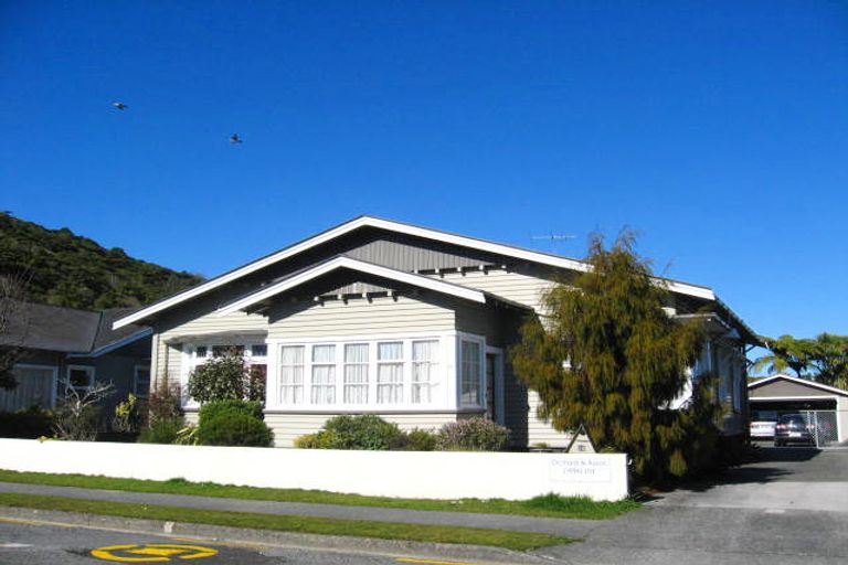 Photo of property in 10 Frickleton Street, Greymouth, 7805