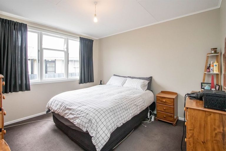 Photo of property in 5 Karaka Street, Inglewood, 4330