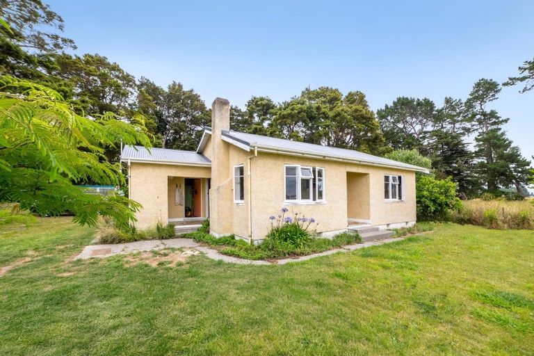 Photo of property in 77 Taumata Island Road, Taumata Island, Carterton, 5792