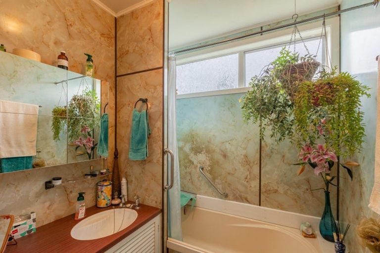 Photo of property in 57 Waverley Street, Waipawa, 4210