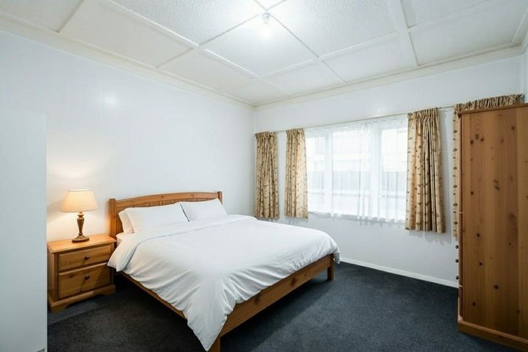 Photo of property in 239 Fitzherbert Avenue, West End, Palmerston North, 4410