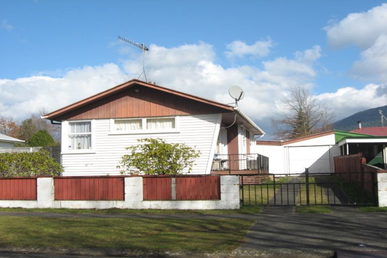 Photo of property in 25 Poihaere Street, Turangi, 3334