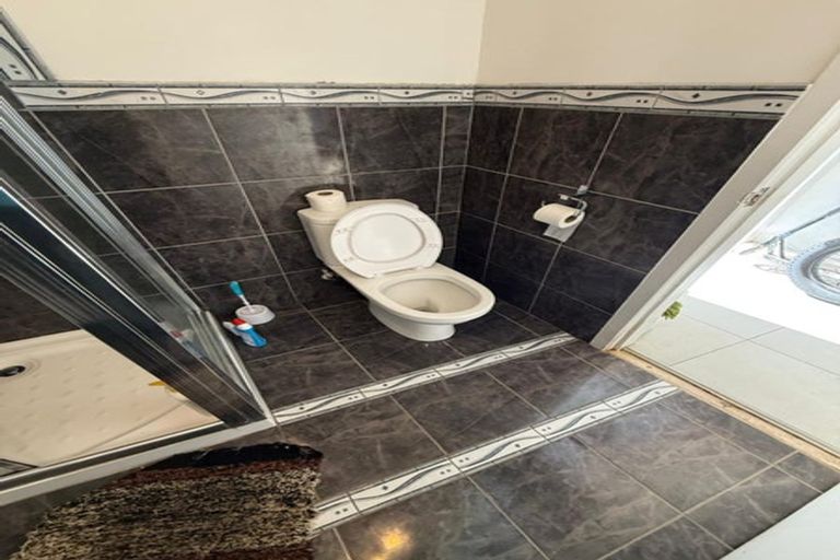 Photo of property in 3/216 Rosebank Road, Avondale, Auckland, 1026