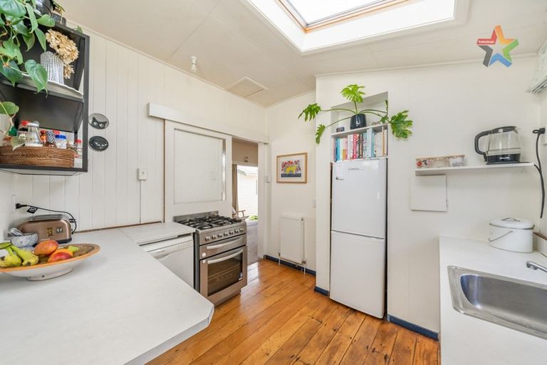 Photo of property in 17 Pirie Crescent, Moera, Lower Hutt, 5010