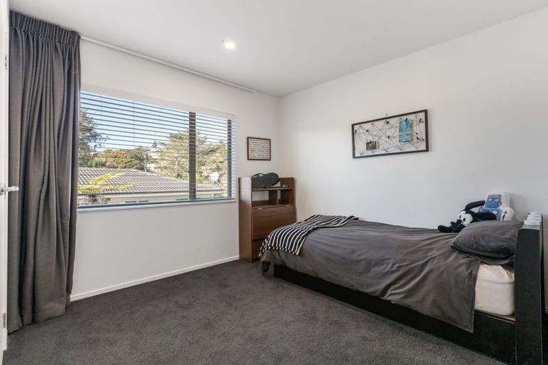 Photo of property in 13 Beaudine Avenue, Glenfield, Auckland, 0629