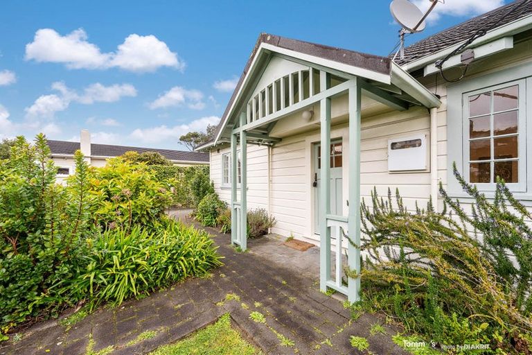 Photo of property in 14 Delhi Crescent, Khandallah, Wellington, 6035