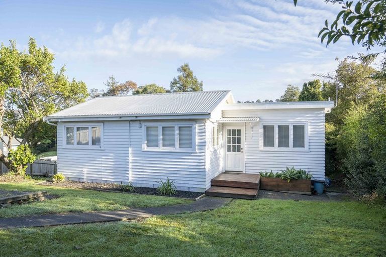 Photo of property in 1/637 Swanson Road, Swanson, Auckland, 0612