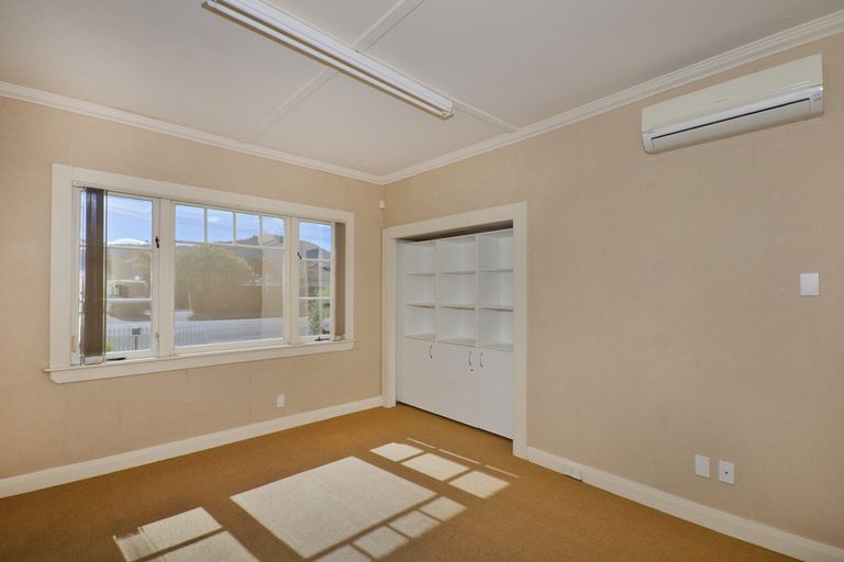 Photo of property in 5 Henry Street, Ebdentown, Upper Hutt, 5018