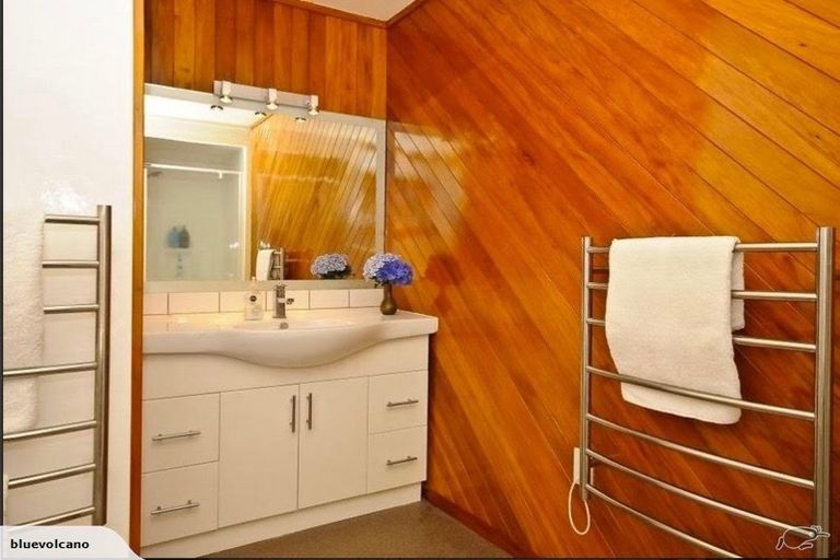 Photo of property in 11 James Street, Raglan, 3225