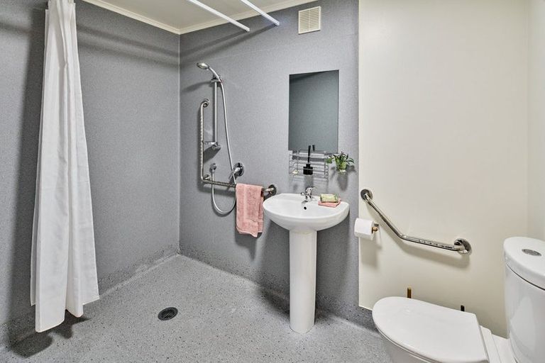 Photo of property in 55 Chester Road, Tawa, Wellington, 5028