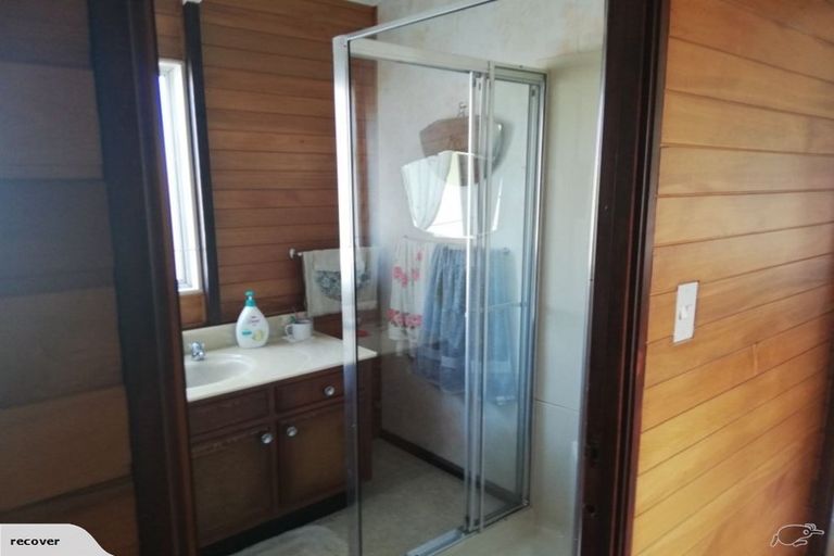 Photo of property in 23 Orere Point Road, Orere Point, Papakura, 2585