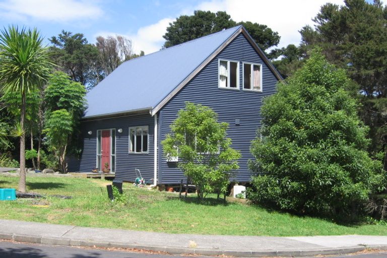 Photo of property in 1/38 Noeleen Street, Glenfield, Auckland, 0629