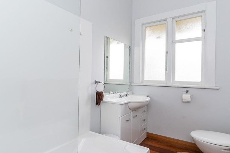 Photo of property in 44 Queen Street, Feilding, 4702