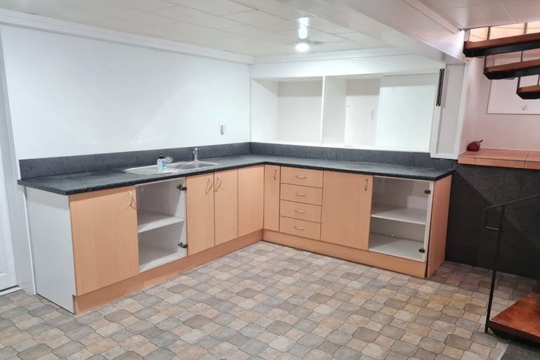 Photo of property in 38 Normanton Street, Glenfield, Auckland, 0629