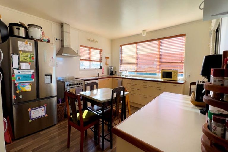 Photo of property in 27 Domain Street, Waiuku, 2123