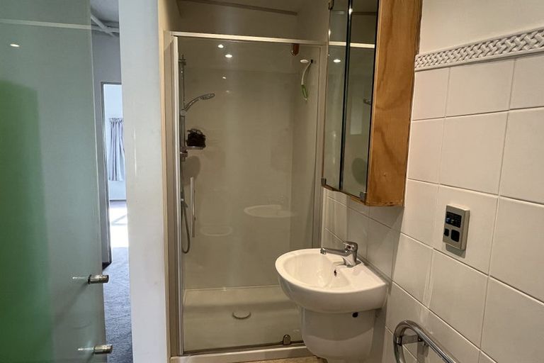 Photo of property in Qba Apartments, 4u/51 Webb Street, Mount Cook, Wellington, 6011