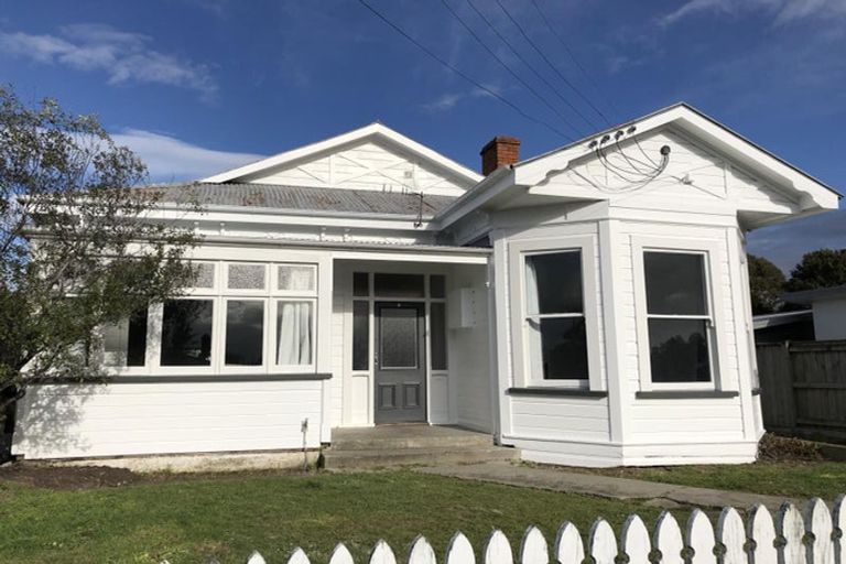 Photo of property in 152 Featherston Street, Palmerston North, 4410