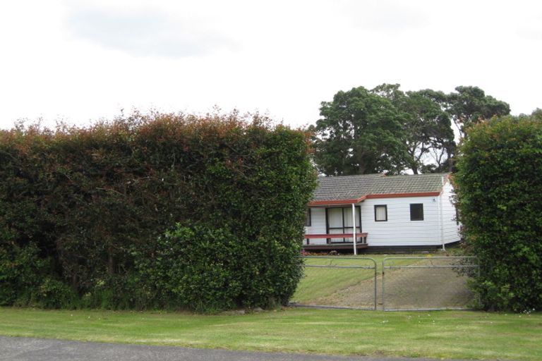 Photo of property in 70 Tindalls Bay Road, Tindalls Beach, Whangaparaoa, 0930