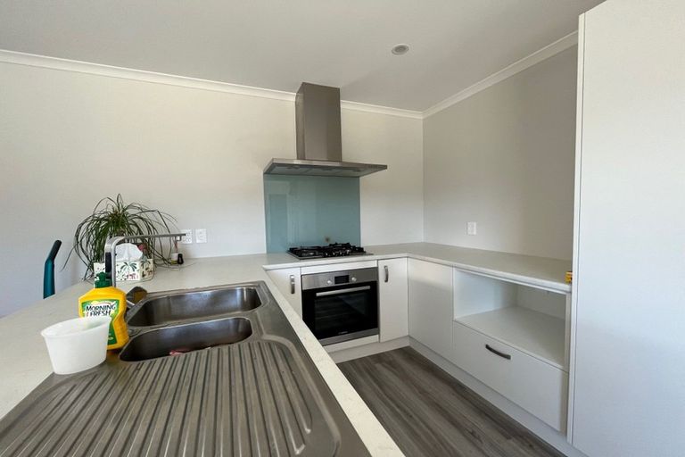 Photo of property in 17 Barry Groucott Grove, Wainuiomata, Lower Hutt, 5014