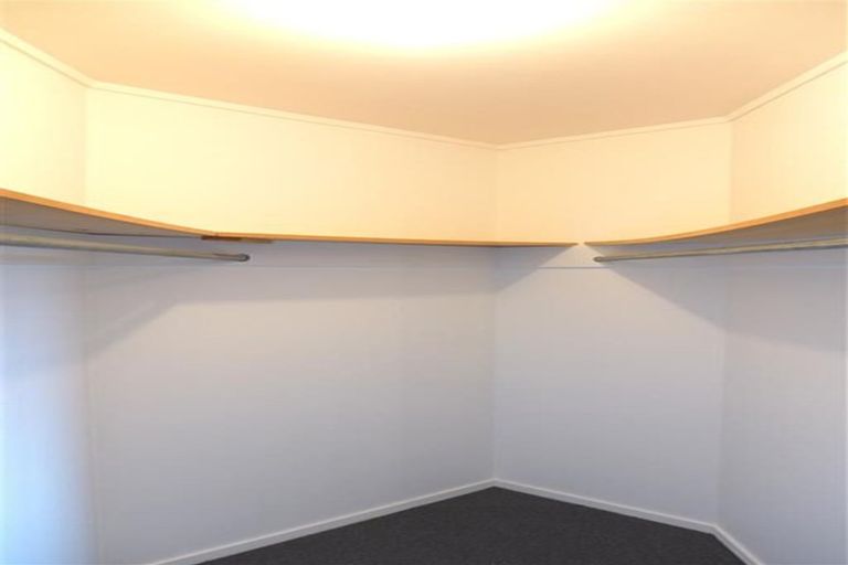 Photo of property in 25 Miriam Corban Heights, Henderson, Auckland, 0612