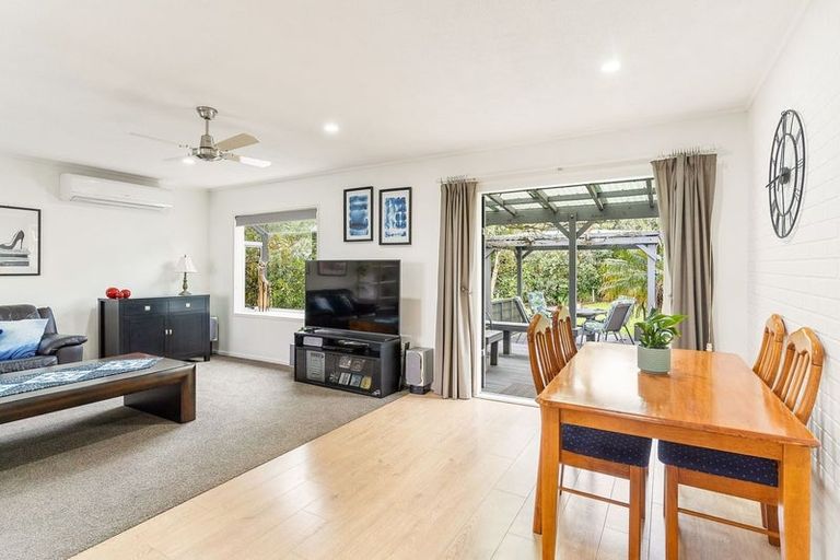 Photo of property in 54 Marendellas Drive, Bucklands Beach, Auckland, 2014