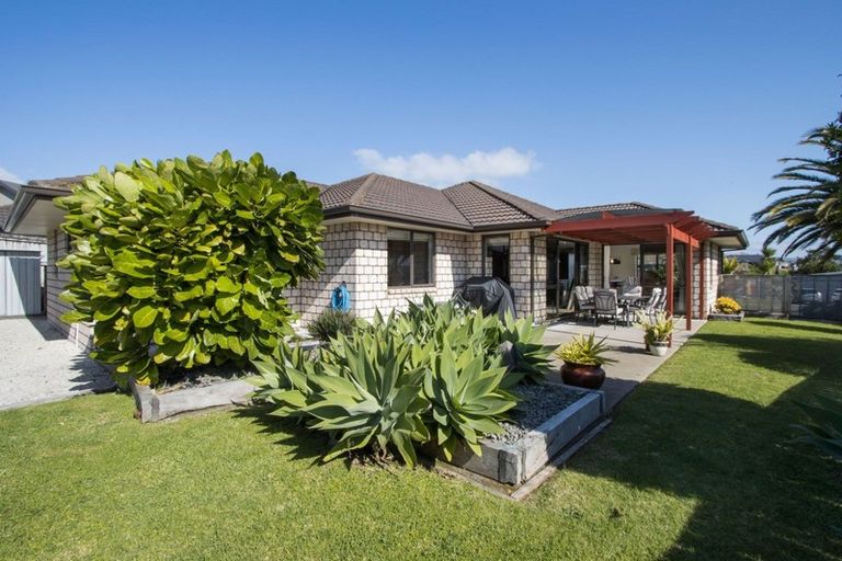 Photo of property in 8 Olive Close, Omokoroa, 3114