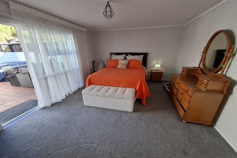 Photo of property in 1/64 Carlisle Road, Browns Bay, Auckland, 0630