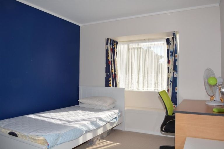 Photo of property in 1/11 Spears Place, Botany Downs, Auckland, 2010