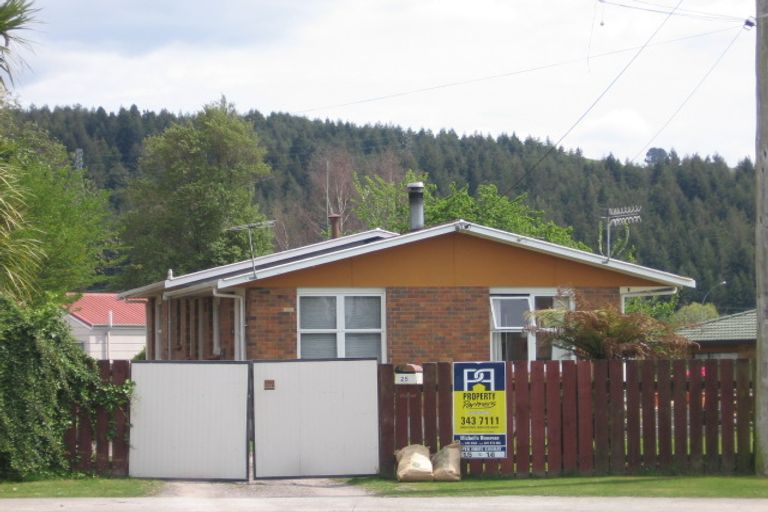 Photo of property in 25 Fenruss Street, Fairy Springs, Rotorua, 3015