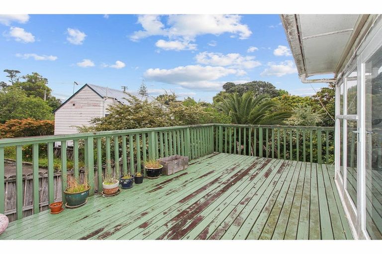 Photo of property in 1/19 Gazelle Avenue, Beach Haven, Auckland, 0626