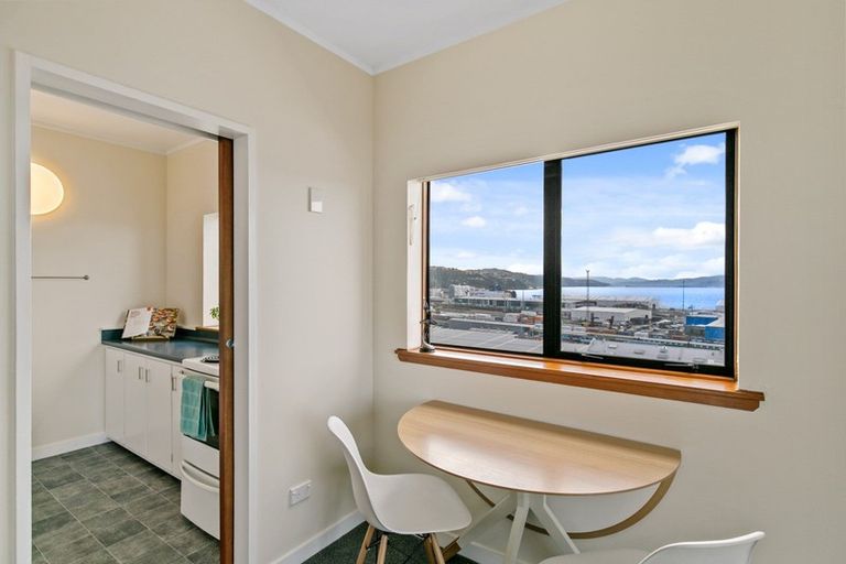 Photo of property in Hobson Court Flats, 66/70 Hobson Street, Thorndon, Wellington, 6011