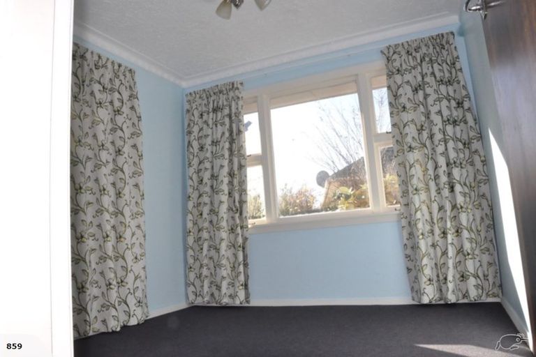 Photo of property in 1 Oakhurst Place, Russley, Christchurch, 8042