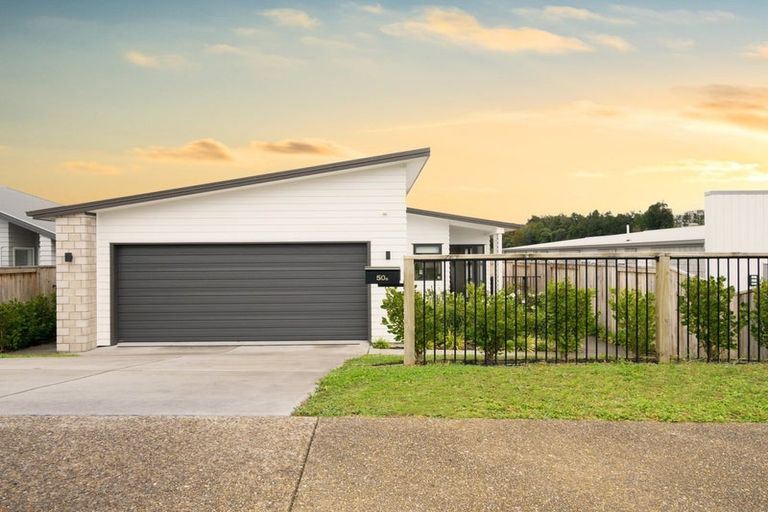 Photo of property in 50b Puhirake Crescent, Pyes Pa, Tauranga, 3112