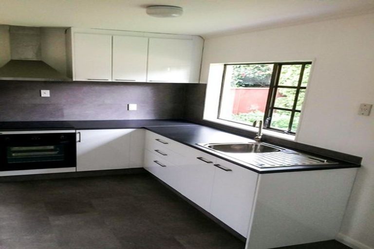 Photo of property in 1 Carbine Court, Awapuni, Palmerston North, 4412
