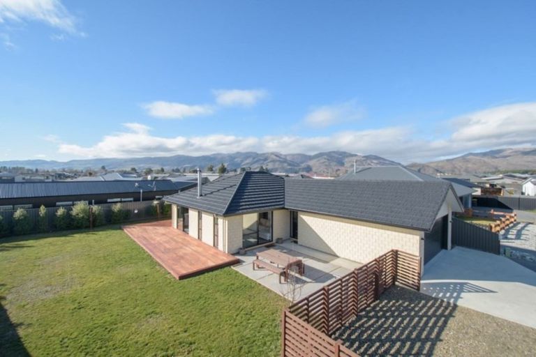 Photo of property in 18 Magnetic Place, Cromwell, 9310