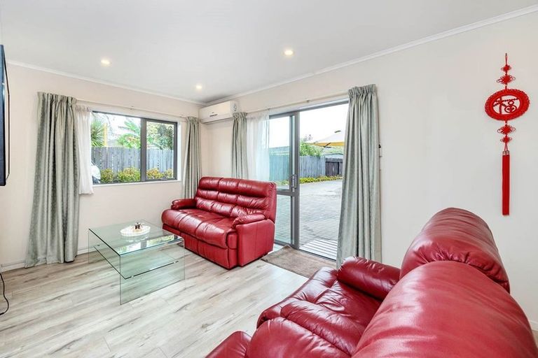 Photo of property in 2 Silverstone Place, Henderson, Auckland, 0612