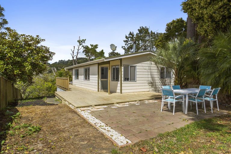 Photo of property in 14 Pitcher Place, Glen Eden, Auckland, 0602