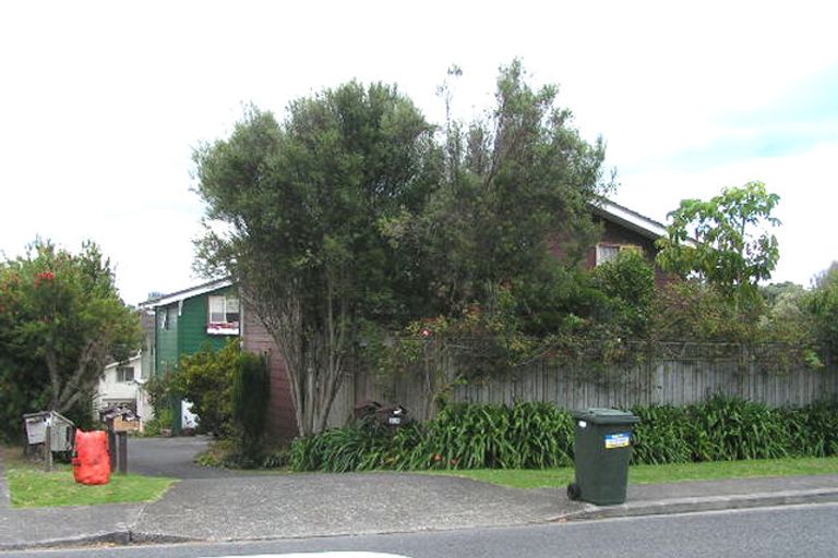Photo of property in 2/5 Eversleigh Road, Belmont, Auckland, 0622