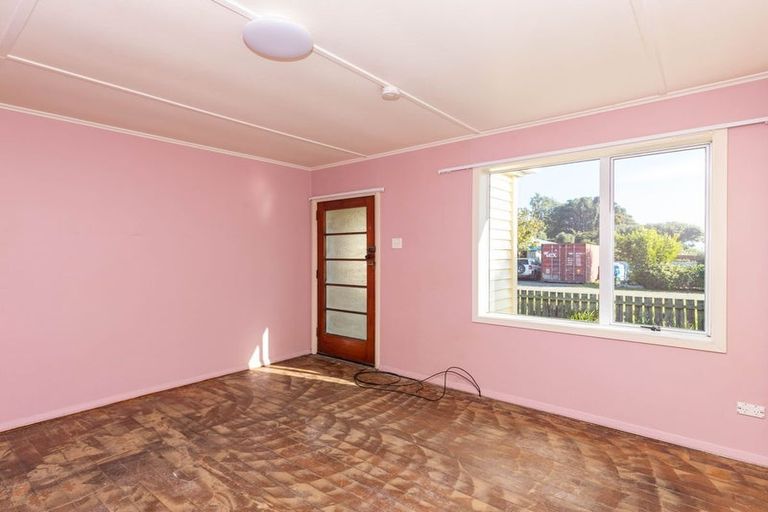 Photo of property in 3 Main Rd Ngakawau, Ngakawau, 7824