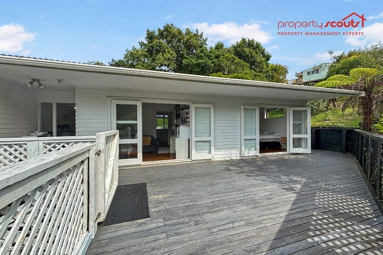 Photo of property in 80 Braemar Road, Castor Bay, Auckland, 0620