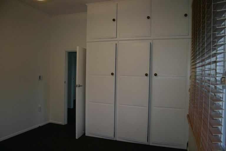 Photo of property in 42 Mitchell Street, Brooklyn, Wellington, 6021