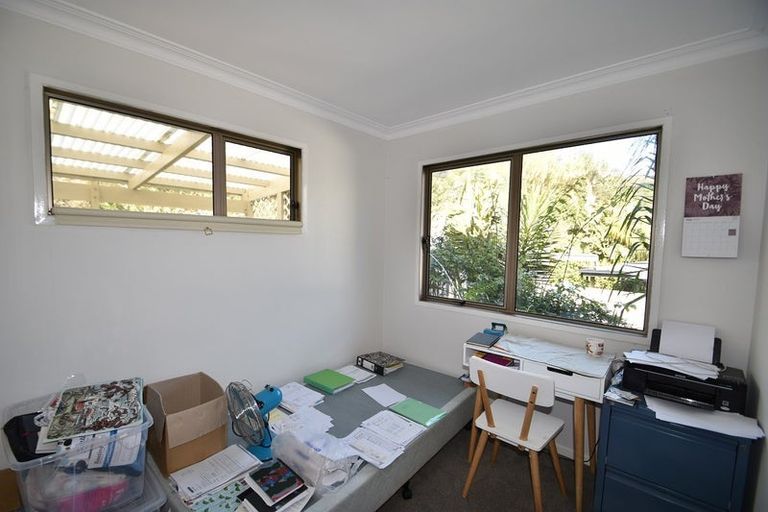 Photo of property in 24 Domain Crescent, Muriwai, Waimauku, 0881