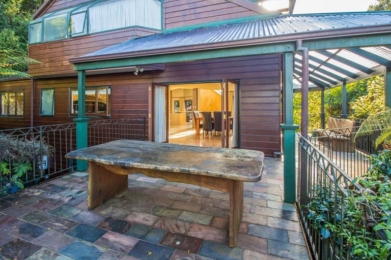Photo of property in 64 Scenic Drive, Titirangi, Auckland, 0604