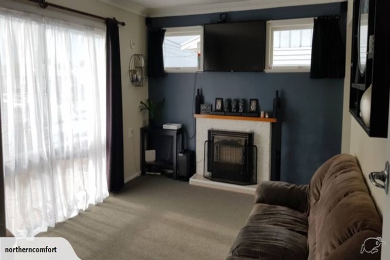 Photo of property in 4 Bartholomew Road, Levin, 5510